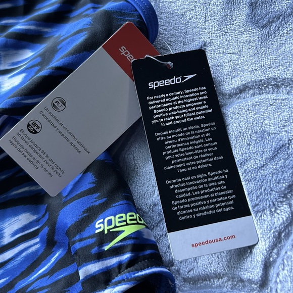 Speedo 26 blue fun print swimsuit - Picture 9 of 15
